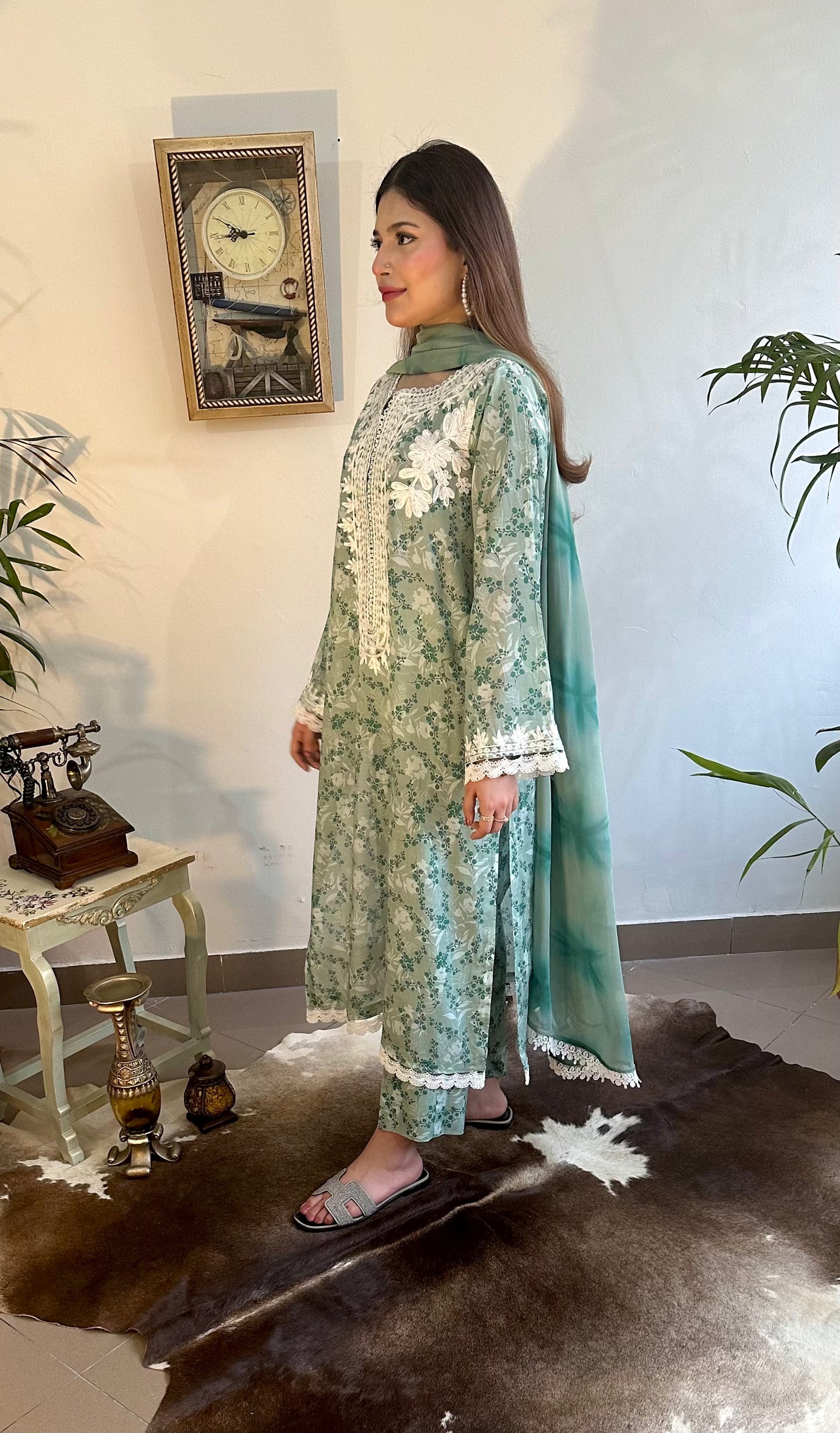 Aari Floral