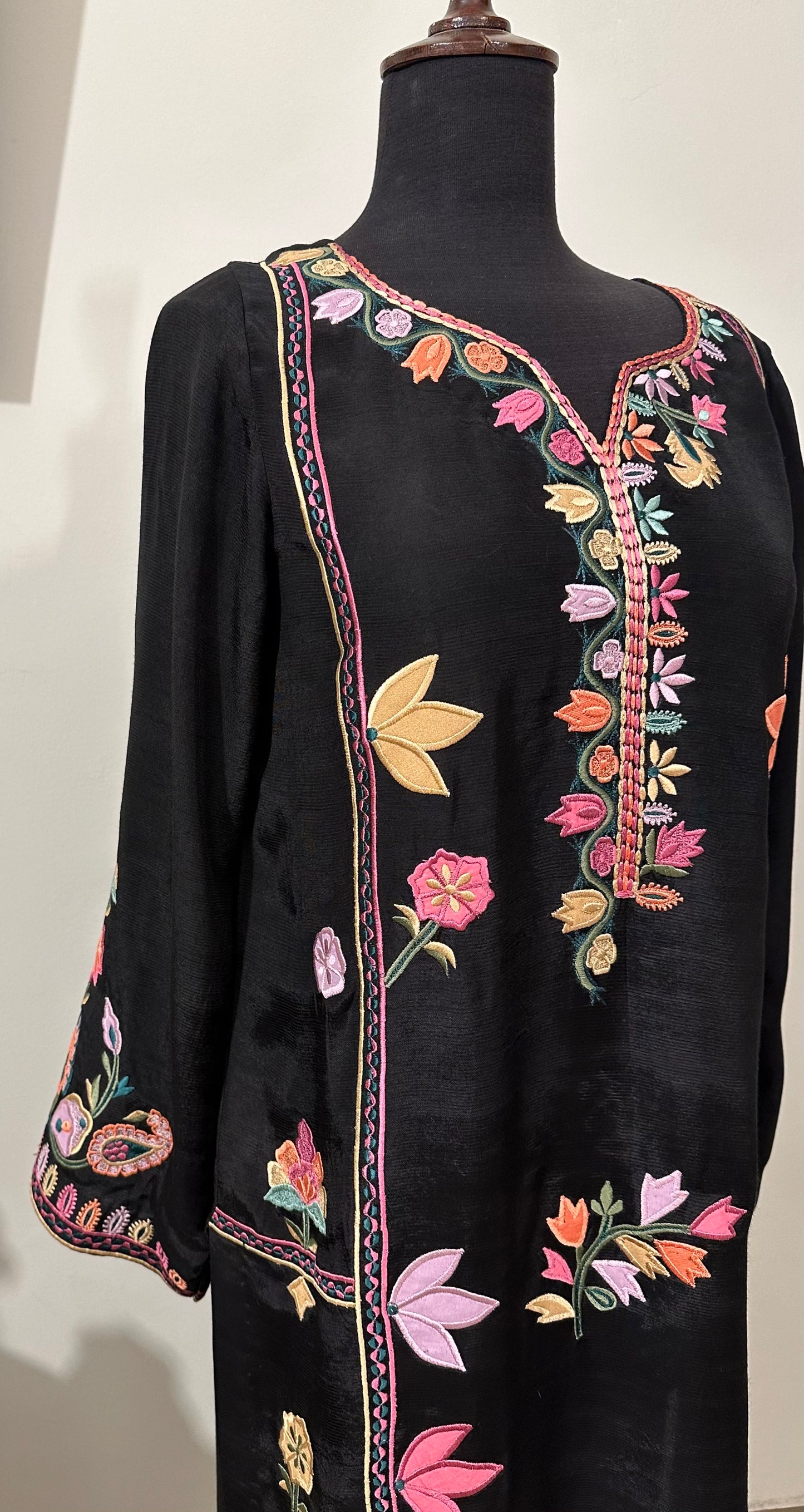 Dramatic Floral